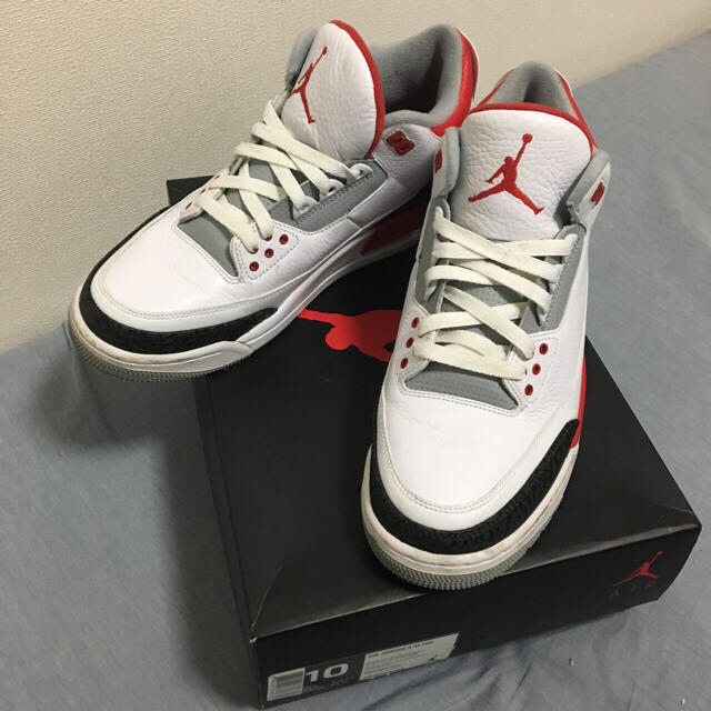 NIKE(ナイキ)のNIKE AIR JORDAN 3 FIRE RED メンズの靴/シューズ(スニーカー)の商品写真