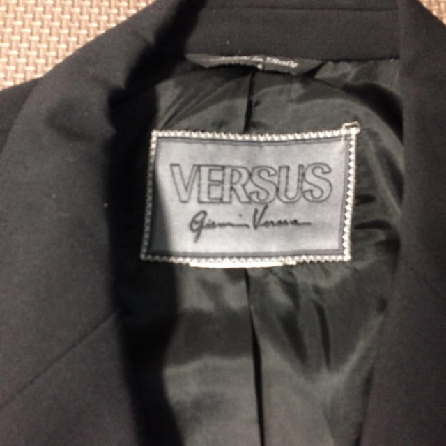Gianni Versace(ジャンニヴェルサーチ)の美品ヴェルサーチジャケット❗️値下げ❗️ｆogeeeee様専用❗️ メンズのジャケット/アウター(テーラードジャケット)の商品写真