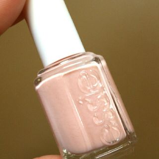 エッシー(Essie)の限定値下げ☆未使用　エッシー869 エンゲージド(マニキュア)