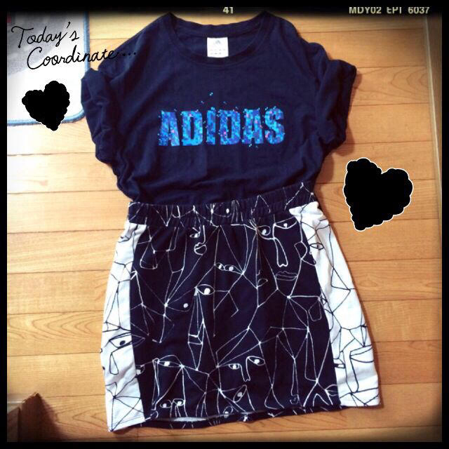 adidas(アディダス)のadidasデジタル柄メンズTシャツ レディースのトップス(Tシャツ(半袖/袖なし))の商品写真