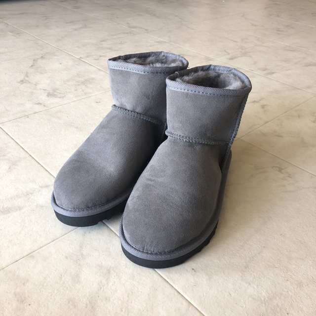 UGG AUSTRALIA(アグオーストラリア)のUGGオーストラリア本物正規品★クラシックミニ レディースの靴/シューズ(ブーツ)の商品写真