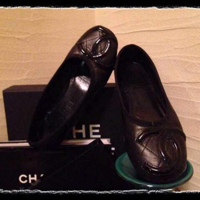 CHANEL(シャネル)の入手困難カンボン黒✖️黒、JP23.5♬ レディースの靴/シューズ(ハイヒール/パンプス)の商品写真