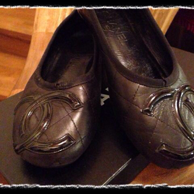 CHANEL(シャネル)の入手困難カンボン黒✖️黒、JP23.5♬ レディースの靴/シューズ(ハイヒール/パンプス)の商品写真