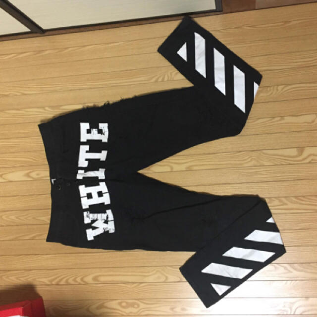 保障できる】 OFF-WHITE - off-white ブラック クラッシュデニム 確実