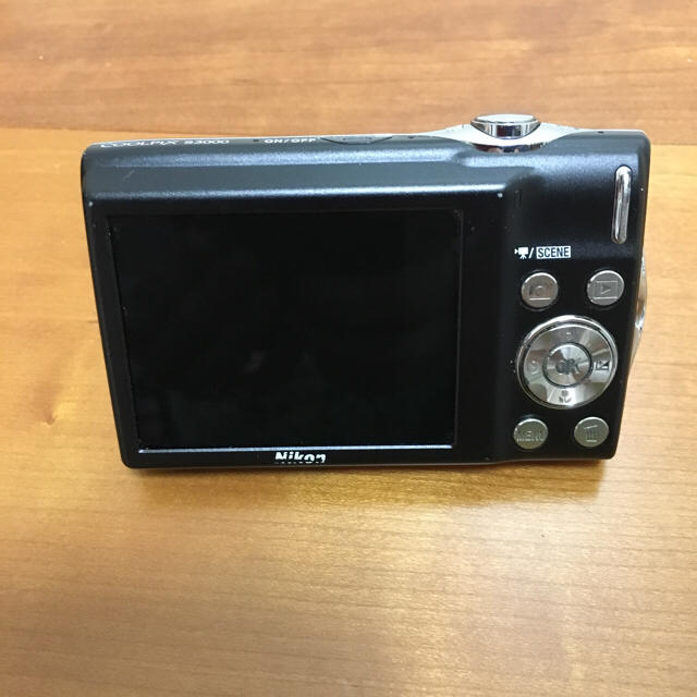 Nikon(ニコン)のNicon coolpix s3000 オレンジ ジャンク品 スマホ/家電/カメラのカメラ(コンパクトデジタルカメラ)の商品写真