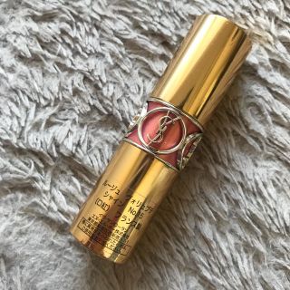 イヴサンローランボーテ(Yves Saint Laurent Beaute)のイヴ・サンローラン ヴォリュプテシャイン15(口紅)