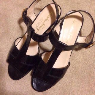 フェラガモ(Ferragamo)のフェラガモエナメルパンプス♡値下げ(ハイヒール/パンプス)