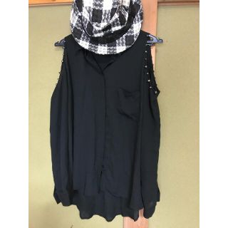 フォーエバートゥエンティーワン(FOREVER 21)のフォーエバー21シフォン肩出しトップスカットソー試着のみ美品(カットソー(長袖/七分))