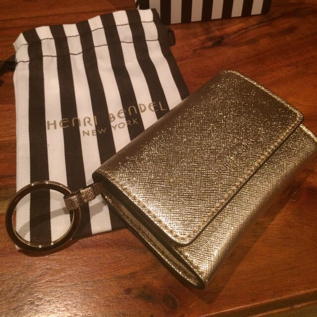Henri Bendel(ヘンリベンデル)の（cyomi様専用）ヘンリベンデル ミニ財布 ＋ 巾着2種 レディースのファッション小物(財布)の商品写真