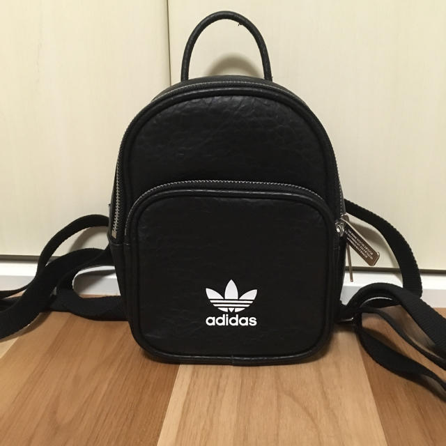 adidas(アディダス)のアディダス ミニ リュック レディースのバッグ(リュック/バックパック)の商品写真