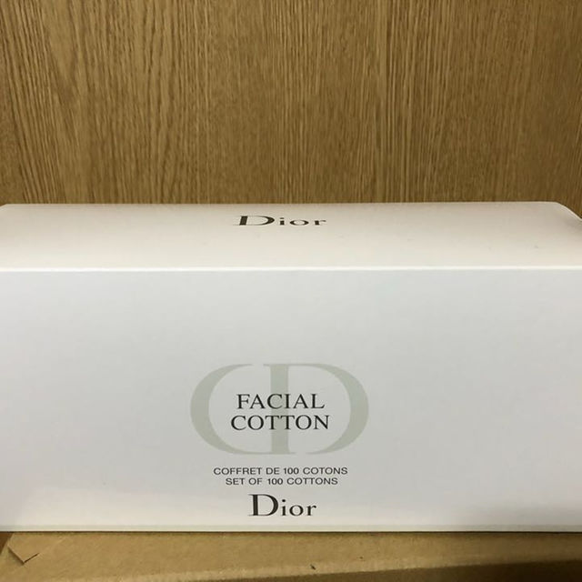 Christian Dior(クリスチャンディオール)のお値下げ！未使用クリスチャンディオール オーガニックフェイシャルコットン コスメ/美容のキット/セット(コフレ/メイクアップセット)の商品写真