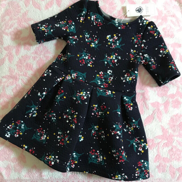 PETIT BATEAU(プチバトー)の【かば様専用】新品プチバトー♡チュビックフラワープリント半袖ワンピース 3ans キッズ/ベビー/マタニティのキッズ服女の子用(90cm~)(ワンピース)の商品写真