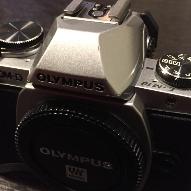 OLYMPUS(オリンパス)のゆ ゅ様 専用 OLYMPUS ﾀﾞﾌﾞﾙｽﾞｰﾑｷｯﾄ+単焦点19mm  エンタメ/ホビーのアート用品(その他)の商品写真