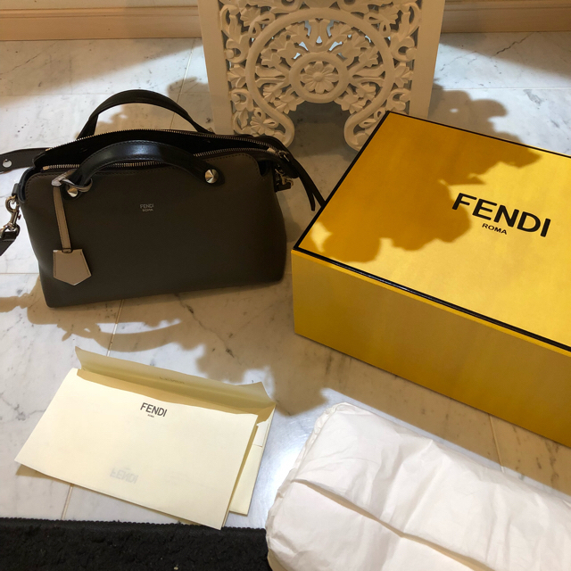 FENDI(フェンディ)の変更いたしました^_^ レディースのバッグ(ショルダーバッグ)の商品写真