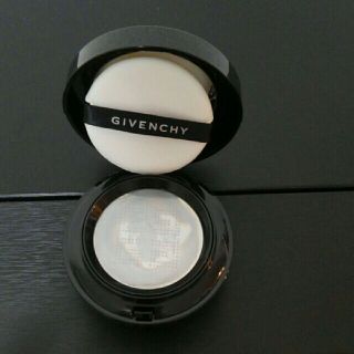 ジバンシィ(GIVENCHY)のフリル限定お値下げ☆ジバンシー タン・クチュール・クッション 2番(ファンデーション)