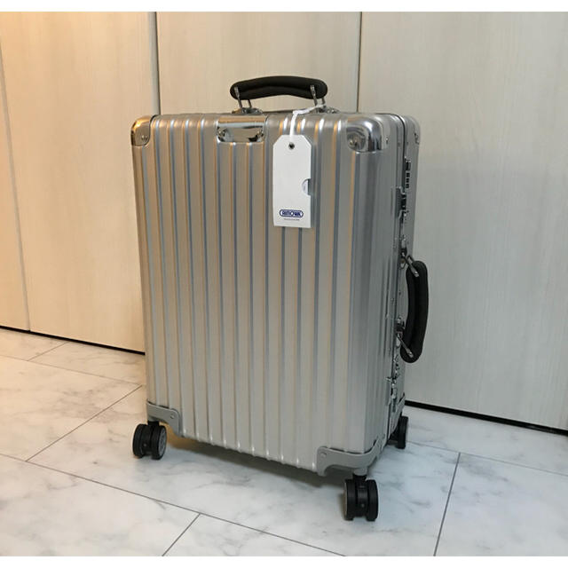 RIMOWA - 【新品未使用に近い】RIMOWAクラシックフライト35L 4輪の通販 by SHU's shop｜リモワならラクマ