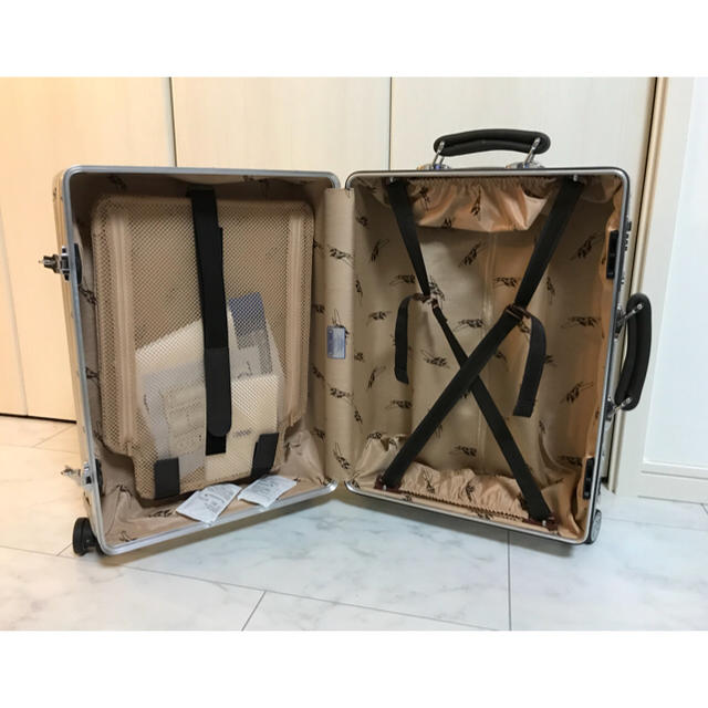 【新品未使用に近い】RIMOWAクラシックフライト35L 4輪