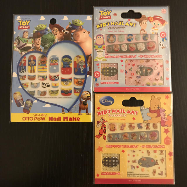 Disney(ディズニー)の1枚100円3枚セットキッズ&トイストーリーネイルシールセット コスメ/美容のネイル(ネイル用品)の商品写真