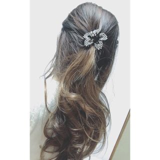 ジュエリービジューストーンバレッタ クリップ ヘアアクセサリー(バレッタ/ヘアクリップ)