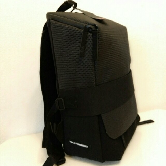 Y-3(ワイスリー)の【kai様　専用商品】新品　Y-3 QASA AIR BACKPACK

 メンズのバッグ(バッグパック/リュック)の商品写真