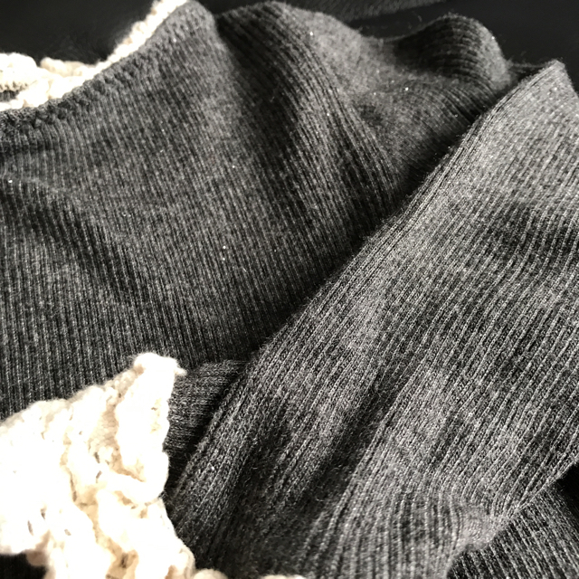 ANNA SUI mini(アナスイミニ)のアナスイミニ 長袖フリル付きカットソーANNA SUI mini キッズ/ベビー/マタニティのベビー服(~85cm)(シャツ/カットソー)の商品写真