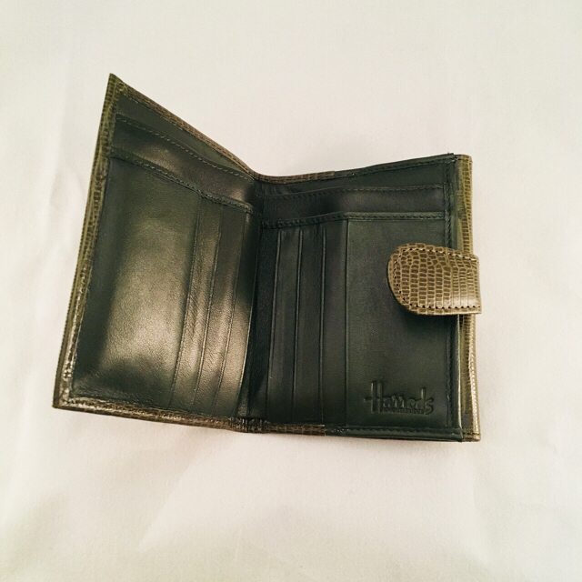 Harrods(ハロッズ)のハロッズ本革二つ折財布 レディースのファッション小物(財布)の商品写真