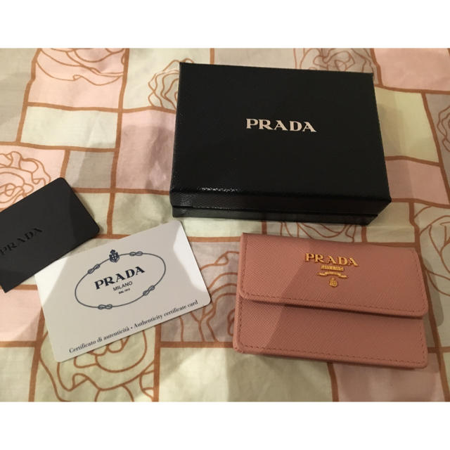 PRADA(プラダ)のあやぴんさん3/15までお取置き★PRADA サーモンピンク カードケース レディースのファッション小物(名刺入れ/定期入れ)の商品写真