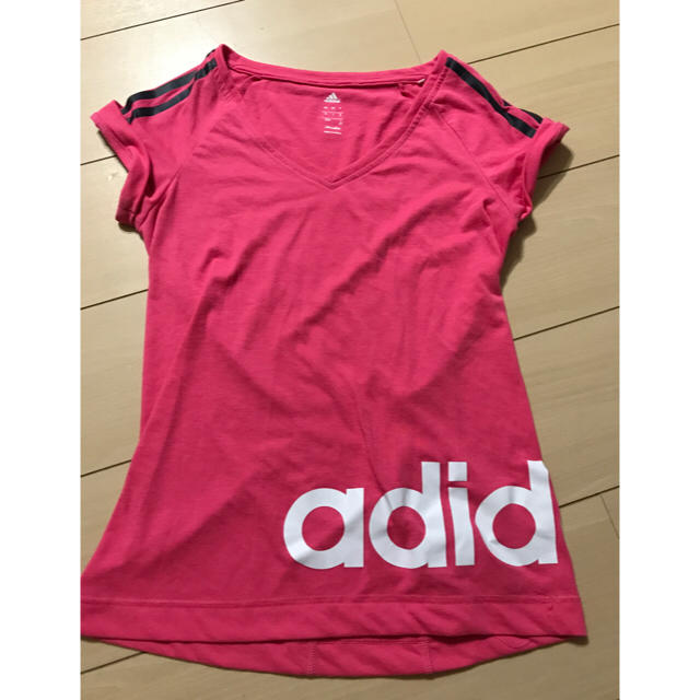 adidas(アディダス)のアディダス　Vネック　Tシャツ　レディース　OT レディースのトップス(Tシャツ(半袖/袖なし))の商品写真