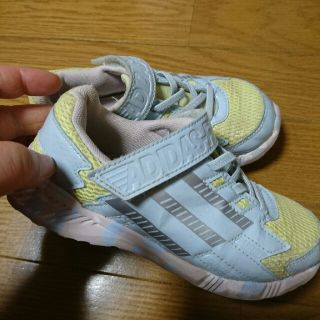 アディダス(adidas)のadidas  18cmキッズ靴(中古)(スニーカー)