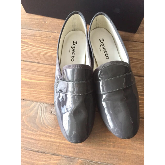 repetto(レペット)の未使用★repetto レペットMichael マイケル ★パテント★グレー37 レディースの靴/シューズ(ローファー/革靴)の商品写真