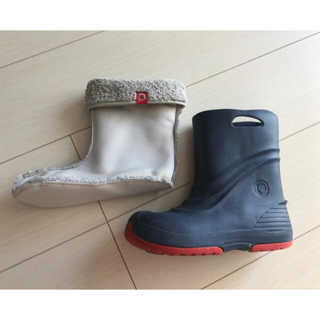 crocs(クロックス)の★プーキーズ★雪用スノーブーツ長靴レインブーツ★21〜22cm★1回使用★ キッズ/ベビー/マタニティのキッズ靴/シューズ(15cm~)(長靴/レインシューズ)の商品写真