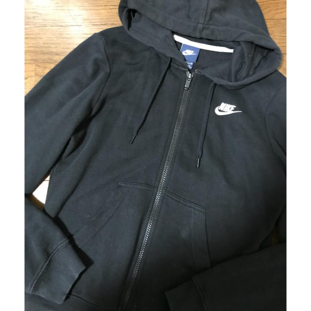 NIKE(ナイキ)のNIKE  ブラックパーカー レディースのトップス(パーカー)の商品写真