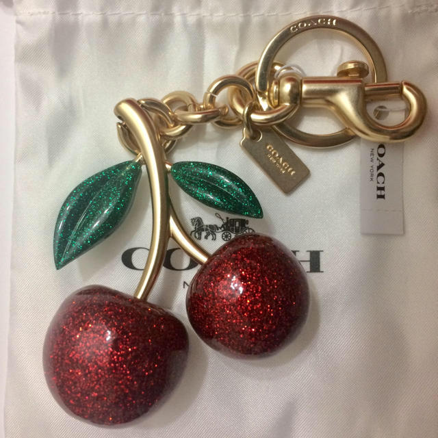 Sale! COACH 人気 チェリー🍒バッグチャーム Sale! COACH 人気 チェリー🍒バッグチャーム