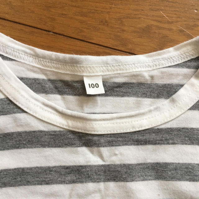 MUJI (無印良品)(ムジルシリョウヒン)の無印良品・グレー×ホワイトボーダーTシャツ♡ キッズ/ベビー/マタニティのキッズ服男の子用(90cm~)(Tシャツ/カットソー)の商品写真