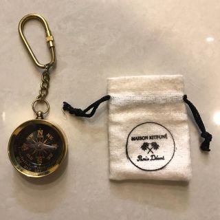 メゾンキツネ(MAISON KITSUNE')の【非売品】MAISON KITSUNÉ 限定 コンパス(キーホルダー)