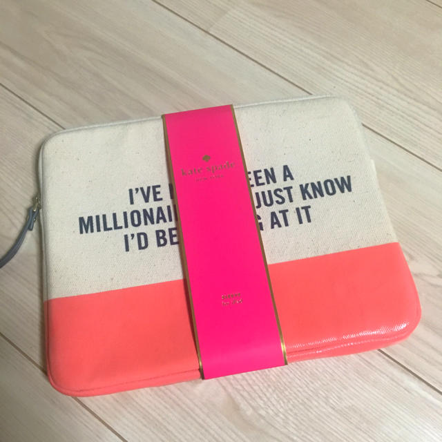 kate spade new york(ケイトスペードニューヨーク)のケイトスペード アイパッドケース スマホ/家電/カメラのスマホアクセサリー(iPadケース)の商品写真