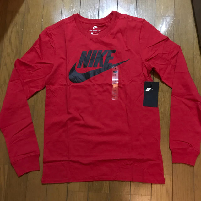 NIKE(ナイキ)の早い者勝ちレア 新品 NIKE ナイキ ロングTシャツ Sサイズ 赤 レッド 黒 メンズのトップス(Tシャツ/カットソー(七分/長袖))の商品写真