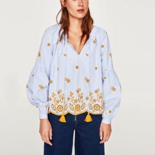 ザラ(ZARA)の【今季完売・新品タグ付き】ZARA刺繍入りストライプ柄チュニック L(シャツ/ブラウス(長袖/七分))