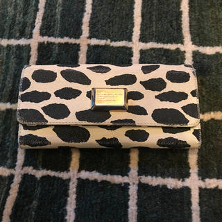 マークバイマークジェイコブス(MARC BY MARC JACOBS)のMARC BY MARC JACOBS 長財布 牛柄(財布)