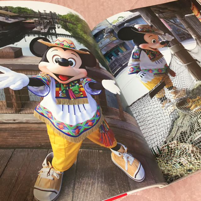 Disney 篠山紀信 At 東京ディズニーリゾート New Magic ディズニー写真集の通販 By ゼペットの店 ディズニーならラクマ