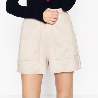 ザラ(ZARA)のZARA ベージュ ショートパンツ(ショートパンツ)