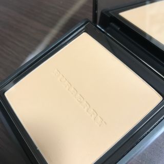 バーバリー(BURBERRY)のお値下げ バーバリー カシミア コンパクト ファンデーション 20(ファンデーション)