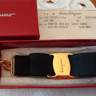 サルヴァトーレフェラガモ(Salvatore Ferragamo)のharu_chc様専用です。未使用品 フェラガモ キーホルダー ネイビー 正規品(その他)