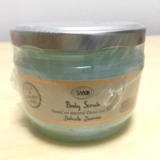 サボン(SABON)の【新品未開封】SABON ボディスクラブ デリケートジャスミン 320g(ボディスクラブ)