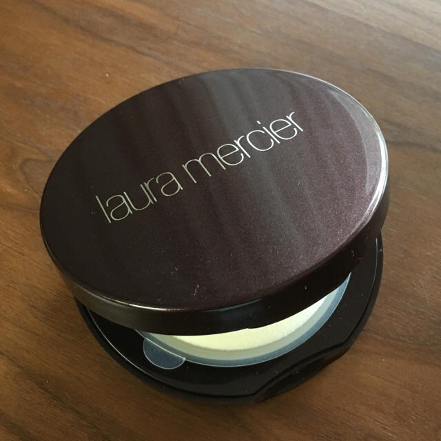 laura mercier(ローラメルシエ)の新品✨ローラメルシエ♡パウダーケース コスメ/美容のベースメイク/化粧品(その他)の商品写真