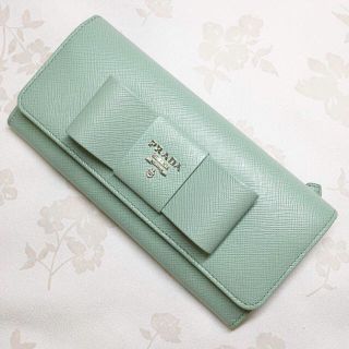 プラダ(PRADA)の93,960円★新品未使用★  プラダ  リボン 長財布 エメラルドグリーン(財布)