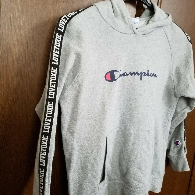 Champion(チャンピオン)のChampionパーカー キッズ/ベビー/マタニティのキッズ服女の子用(90cm~)(その他)の商品写真