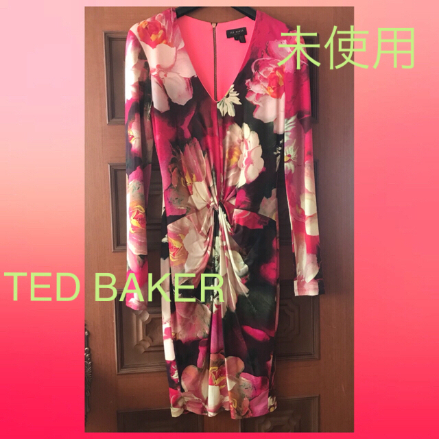 TED BAKER(テッドベイカー)の新品未使用 TED BAKER ボタニカル柄ワンピース レディースのワンピース(ひざ丈ワンピース)の商品写真