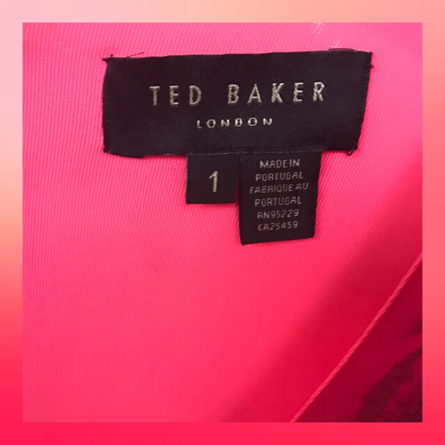 TED BAKER(テッドベイカー)の新品未使用 TED BAKER ボタニカル柄ワンピース レディースのワンピース(ひざ丈ワンピース)の商品写真