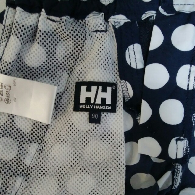 HELLY HANSEN(ヘリーハンセン)のHELLY HANSEN 半ズボン90㎝　キッズ キッズ/ベビー/マタニティのキッズ服男の子用(90cm~)(パンツ/スパッツ)の商品写真